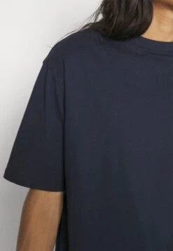 YOURTURN 3Pack Unisex - T-Shirt Basic - Olive, Beige, Dark Blue -Herenkledingwinkel 1e075a2d112d48c99ff250af538b6565