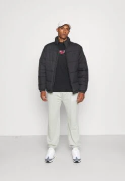 Herenkledingwinkel -Herenkledingwinkel 6aff41f2d9a94e539795dda9afeb210d