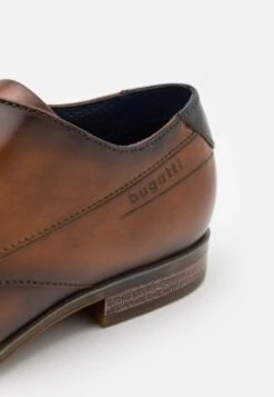 Bugatti Morino - Veterschoenen - Cognac 11 Bugatti Morino - Veterschoenen - Cognac -Herenkledingwinkel 7305182c8d4f43a3a258aebad967864b