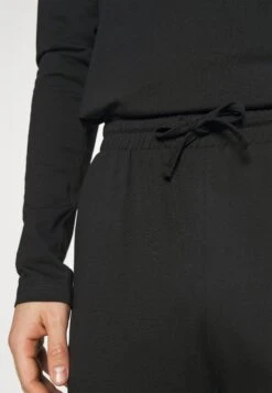 Pier One Pyjama - Black 11 Pier One Pyjama - Black -Herenkledingwinkel 842cc55e81224f6ca06ad94aae25d25c