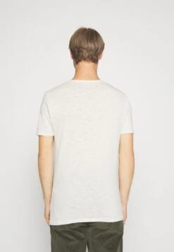 Pier One T-Shirt Basic - Off-White 7 Pier One T-Shirt Basic - Off-White -Herenkledingwinkel 93fe281cdfcb4863857b57bc7b30c1fd