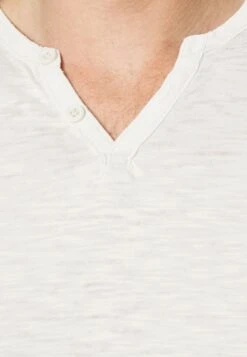 Pier One T-Shirt Basic - Off-White 9 Pier One T-Shirt Basic - Off-White -Herenkledingwinkel 98d0da50953649dd880949f058c3b43f