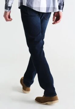Pier One Basic - Straight Leg Jeans - Dark Blue Denim -Herenkledingwinkel a4ebfb4549ae43cc8fd6ef9a34b37b32