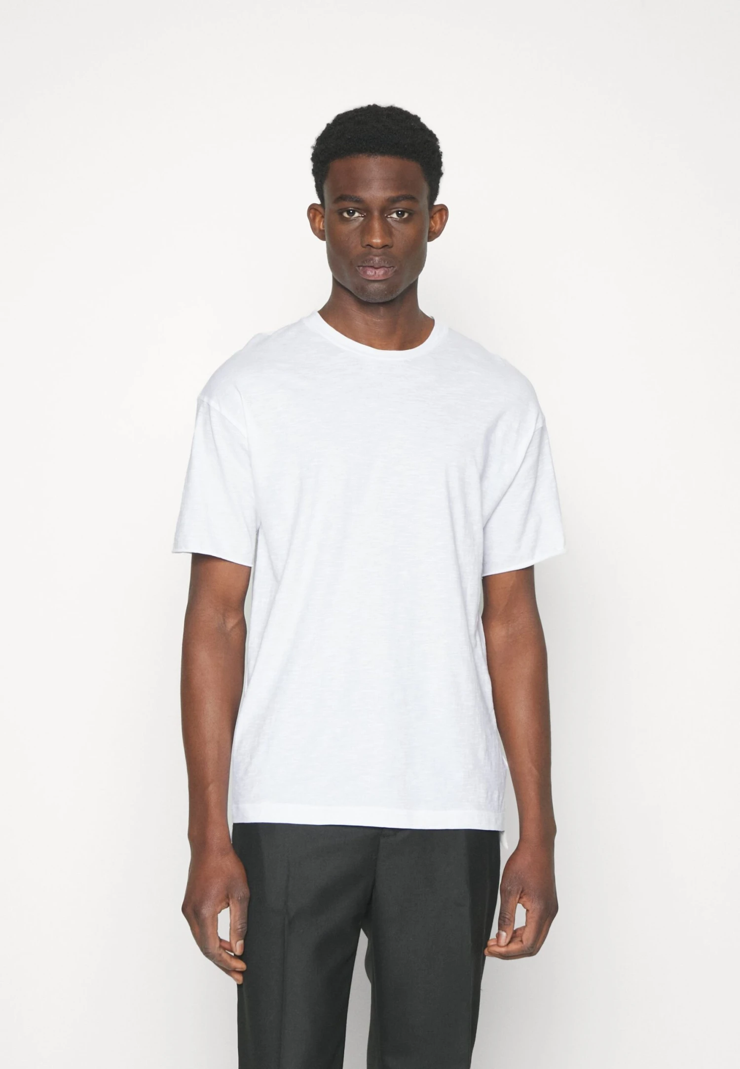 DRYKORN Eros - T-Shirt Basic - White 1 DRYKORN Eros - T-Shirt Basic - White