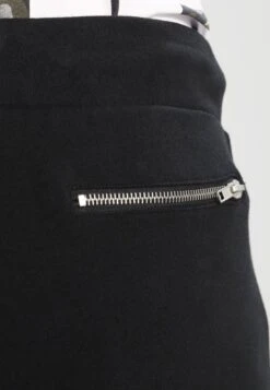 Pier One Biker Jogger - Trainingsbroek - Black -Herenkledingwinkel d14f4d3e23264a23856a525cf94a989d