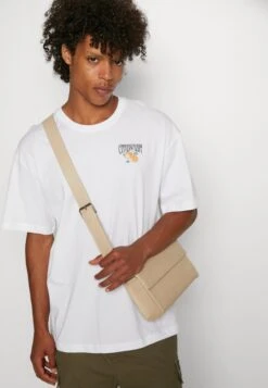 YOURTURN Orange Fruit Graphic Tee- T-Shirt Print - White -Herenkledingwinkel e316743f0437401abe0ba26395e7b930